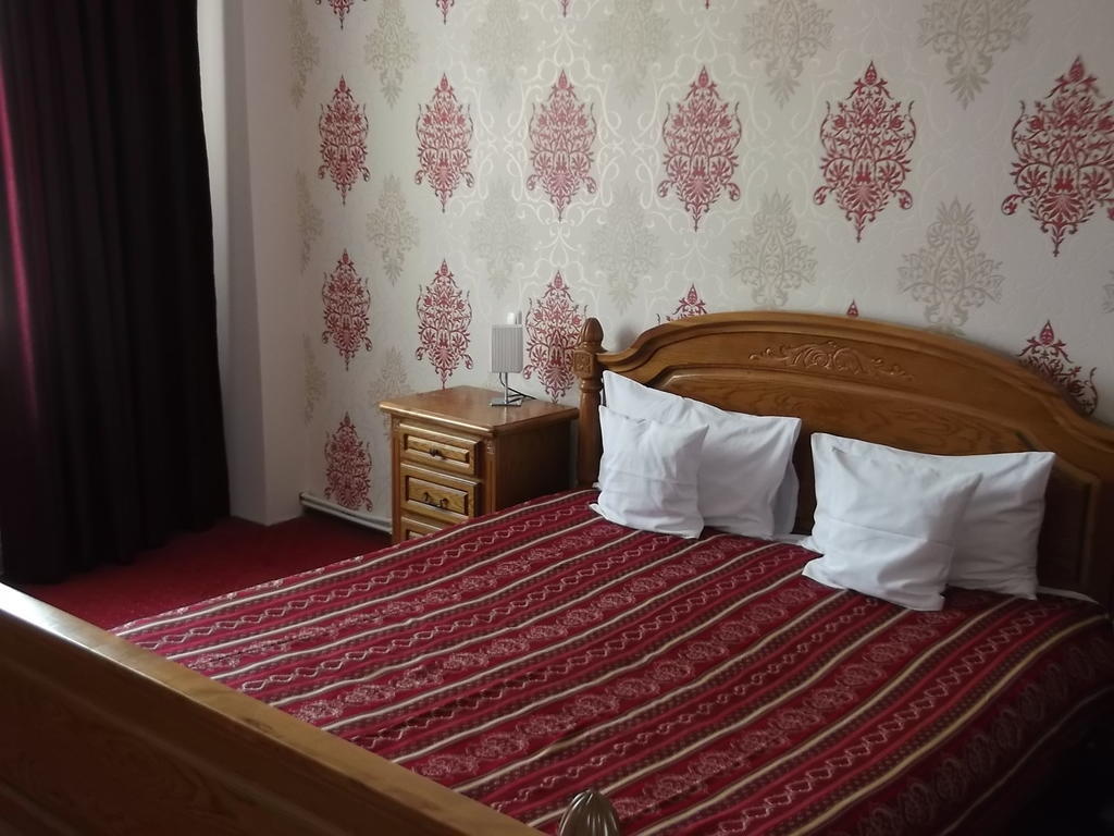 Hotel Melody Satu Mare Habitación foto